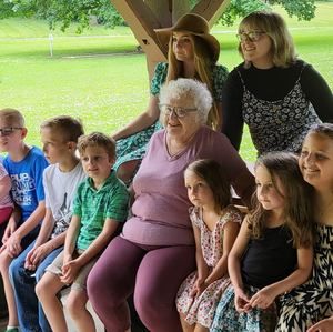 Meet your Posher, Joyce